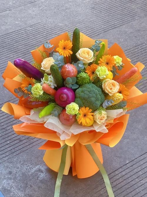 花都产业多元发展，蔬菜花束浪漫经济插图