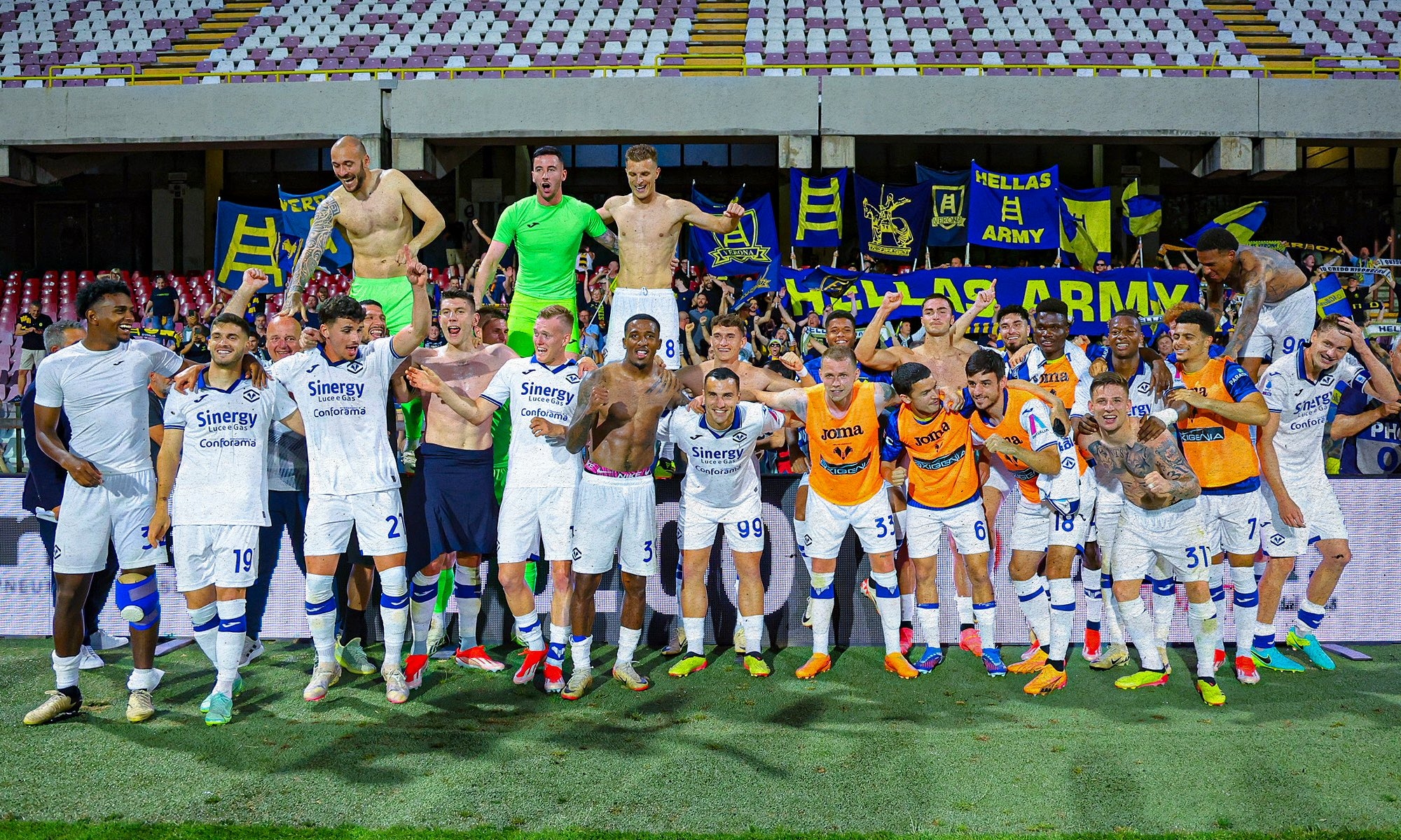 老太太的廉价之窗（Cheap Windows）插图