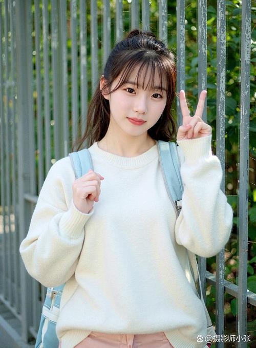 适合十八岁女生的艺术照相册名称建议,以下是几个给年满十八女儿挑选礼物方案的标题推荐,,绽放青春,珍藏记忆——珠宝首饰礼盒精选。,爱美之心,礼赞成长——美妆护肤礼盒献礼少女时代!,手账时光机,记录成长的足迹与梦想 。 DIY手绘画册传递温情和创意的艺术纪念册等个性化定制礼物合集。插图 适合十八岁女生的艺术照相册名称建议,以下是几个给年满十八女儿挑选礼物方案的标题推荐,,绽放青春,珍藏记忆——珠宝首饰礼盒精选。,爱美之心,礼赞成长——美妆护肤礼盒献礼少女时代!,手账时光机,记录成长的足迹与梦想 。 DIY手绘画册传递温情和创意的艺术纪念册等个性化定制礼物合集。插图