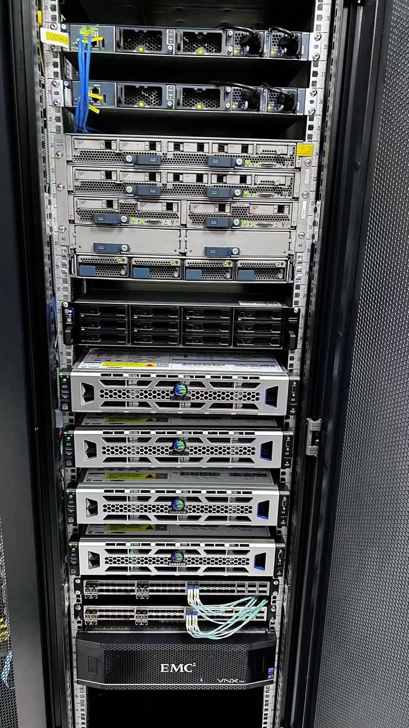 一台服务器多台电脑同时工作，高效与协作的完美结合插图