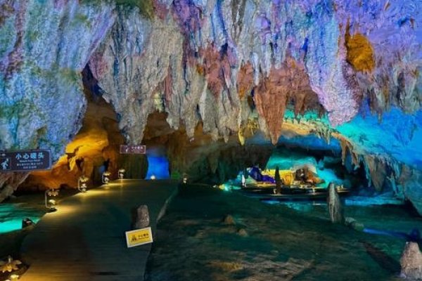 广西乐业探险之旅，大石围天坑、布柳河漂流与罗妹莲花洞探秘-百挑一