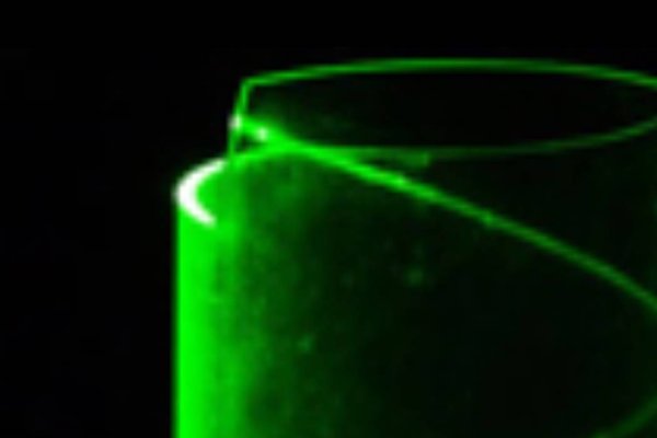 如何使用CSS设置div样式及位置-百挑一