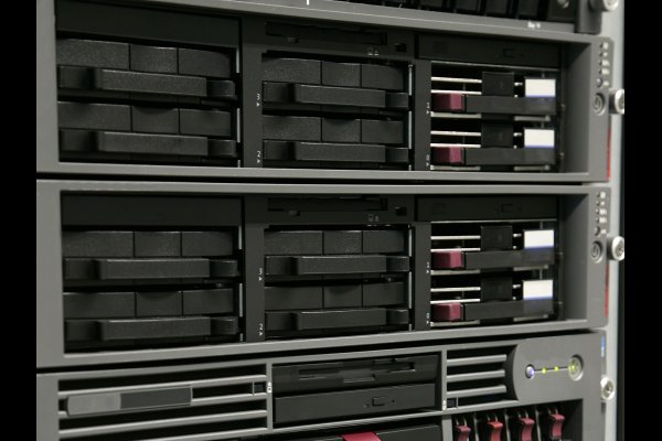 如何自己搭建一个服务器的详细流程-百挑一