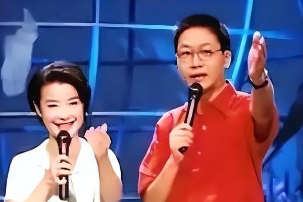 她与CCTV台长的浪漫婚礼-百挑一