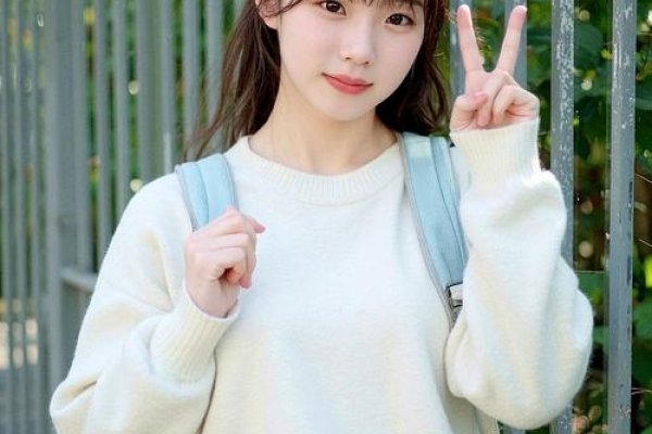 适合十八岁女生的艺术照相册名称建议,以下是几个给年满十八女儿挑选礼物方案的标题推荐,,绽放青春,珍藏记忆——珠宝首饰礼盒精选。,爱美之心,礼赞成长——美妆护肤礼盒献礼少女时代!,手账时光机,记录成长的足迹与梦想 。 DIY手绘画册传递温情和创意的艺术纪念册等个性化定制礼物合集。-百挑一