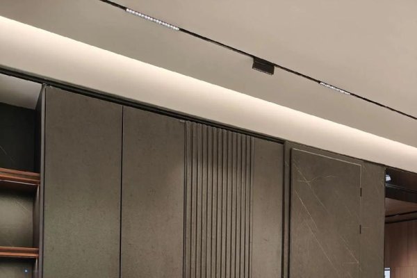 霍尔茨木门，官网价格解析与选购指南，实木复合结构优势多-百挑一