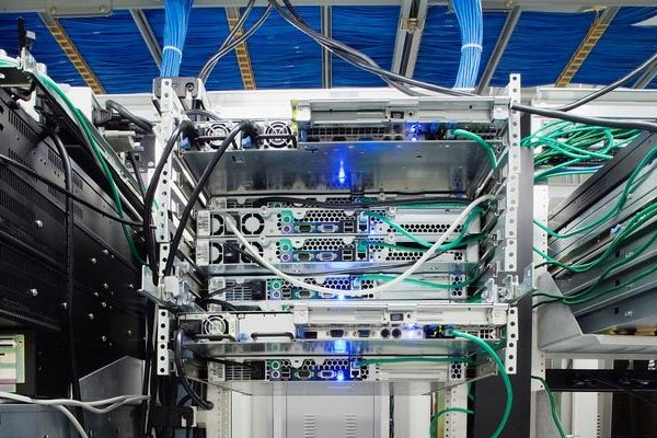 Cera服务器简介-百挑一