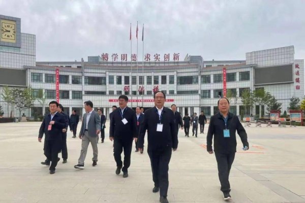 中英文网站建设与管理的综合考量-百挑一